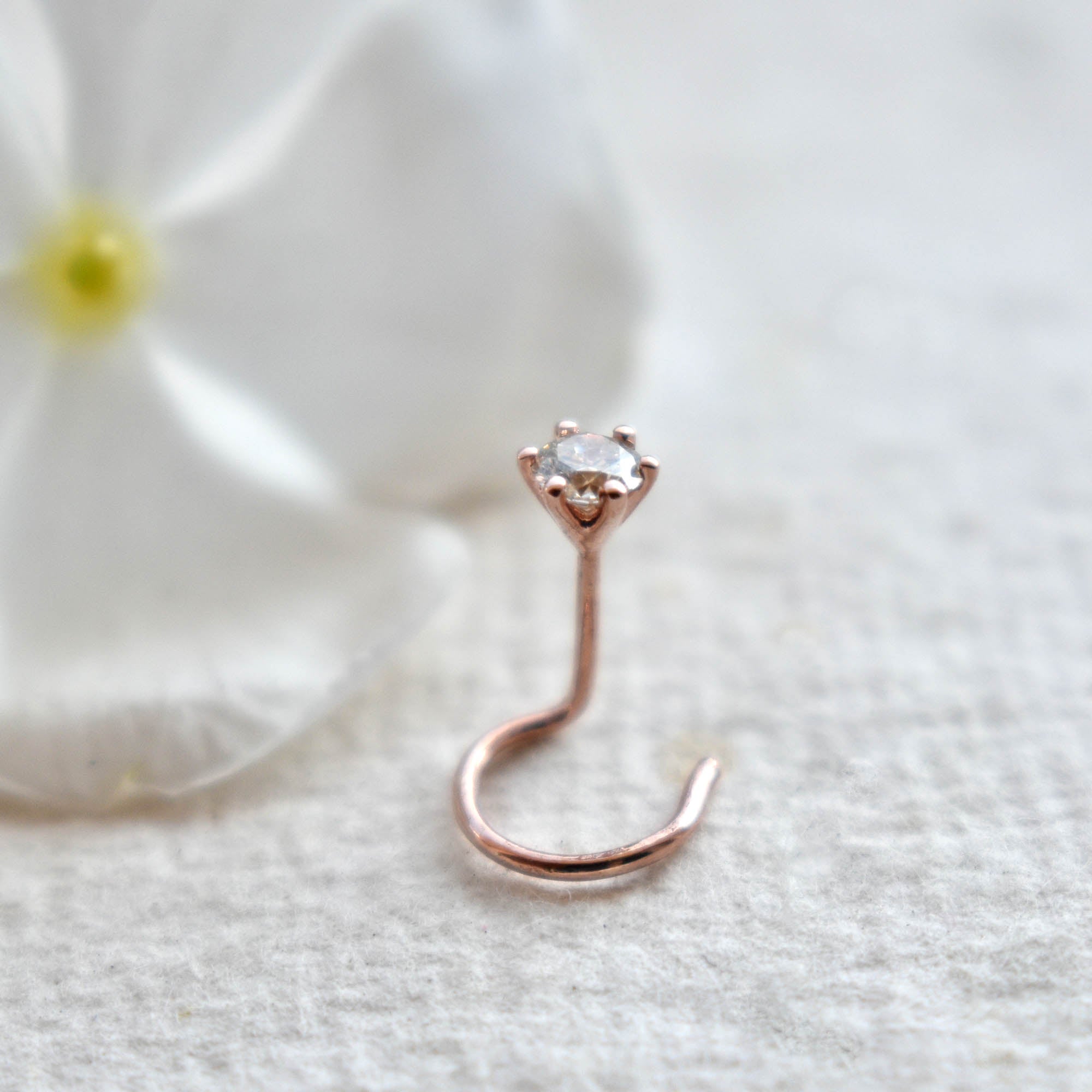 22 Gauge C/L Twist Wire Diamond Nose Stud