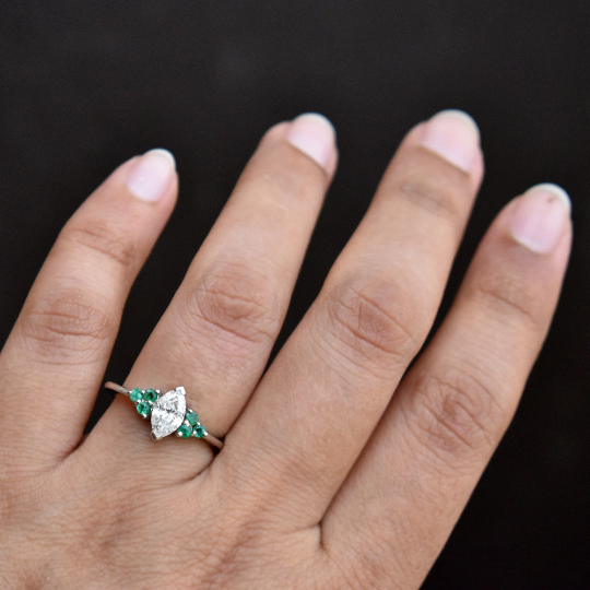 Emerald Engagement Rings Hatton Garden | Emerald Gemstone Rings london